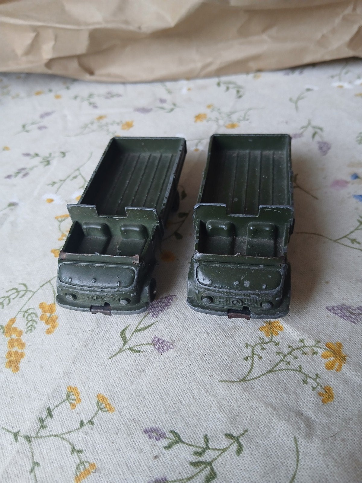 Mercedes Unimog.  Dinky toys France 821. Opknappers, Hobby en Vrije tijd, Modelauto's | 1:43, Gebruikt, Dinky Toys, Ophalen of Verzenden