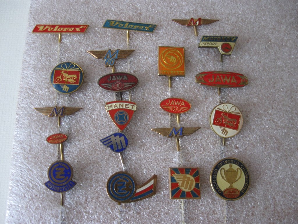 20 Mooie oude MOTOR spelden .o.a. JAWA-MANET-CZ-VELOREX, Motoren, Onderdelen | Oldtimers, Verzenden