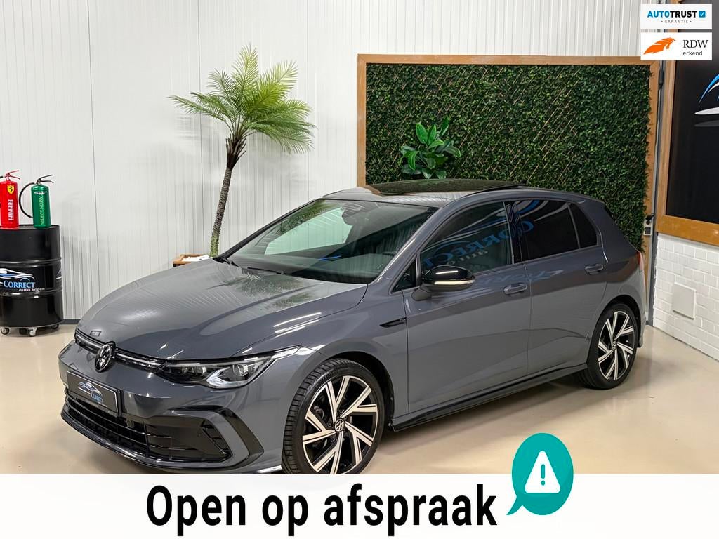 Volkswagen Golf 1.5 eTSI R-Line|IQ|Pano|ACC|Alarm|Keyless|Tr, Auto's, 4 cilinders, Startonderbreker, Bedrijf, Golf