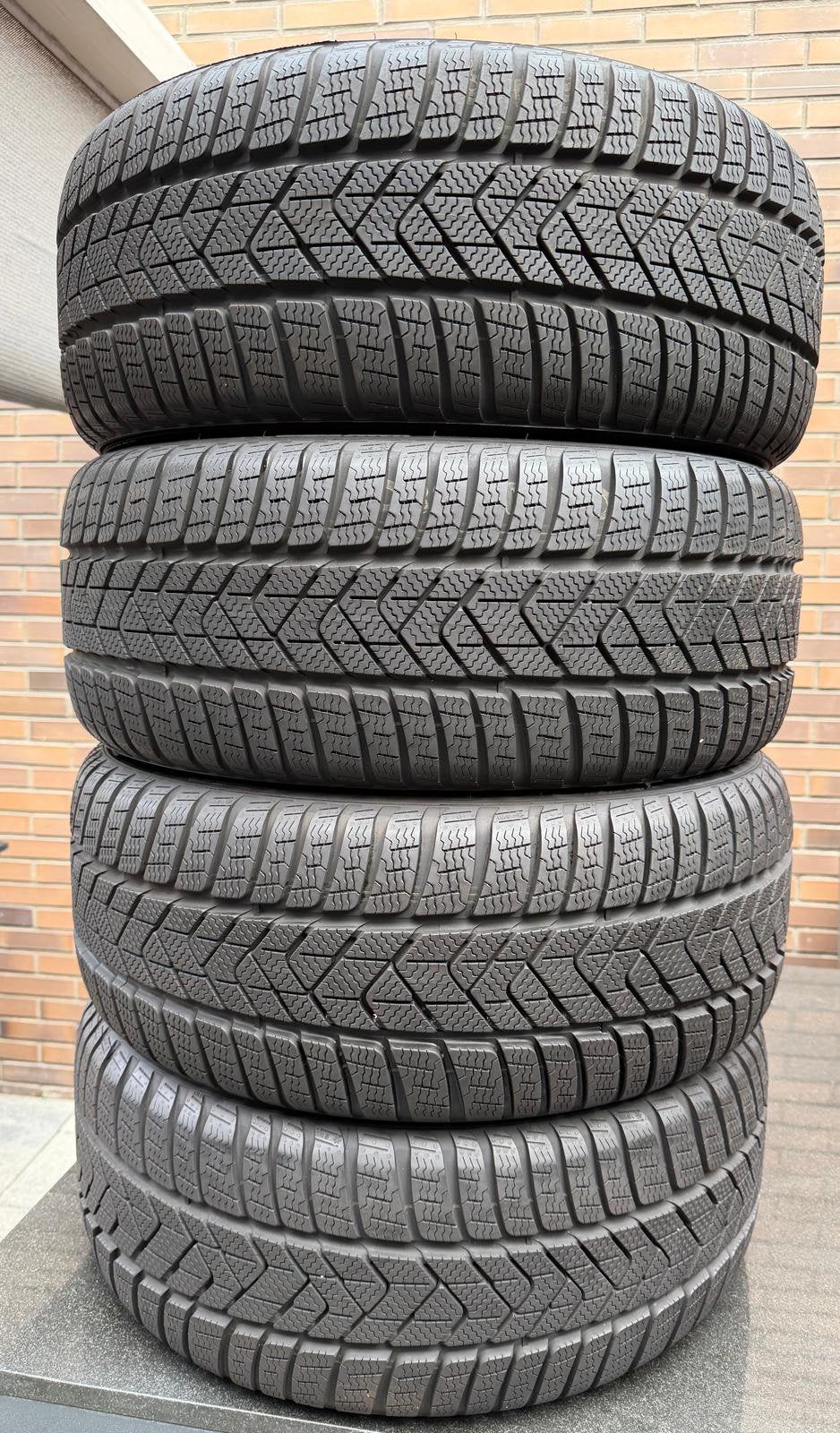 4x225/40r18 Pirelli, Ophalen, 18 inch, Nieuw, Winterbanden