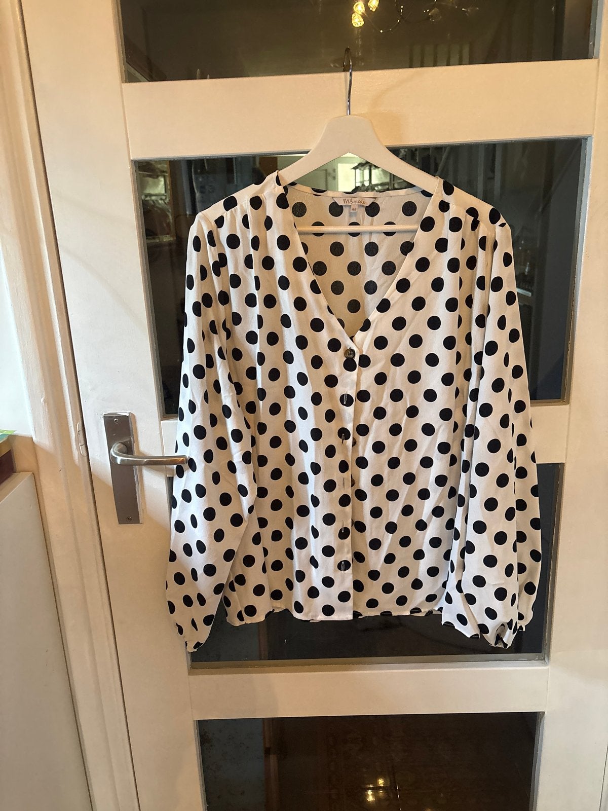Witte blouse met zwarte stippen, Ophalen of Verzenden, Zo goed als nieuw, Maat 46/48 (XL) of groter, Wit