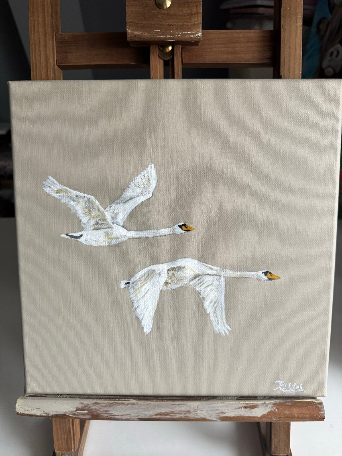 Schilderij: Vliegende Zwanen in Taupe 30 x 30 cm (Acrylverf), Ophalen, Acrylverf, Doek, Realistisch