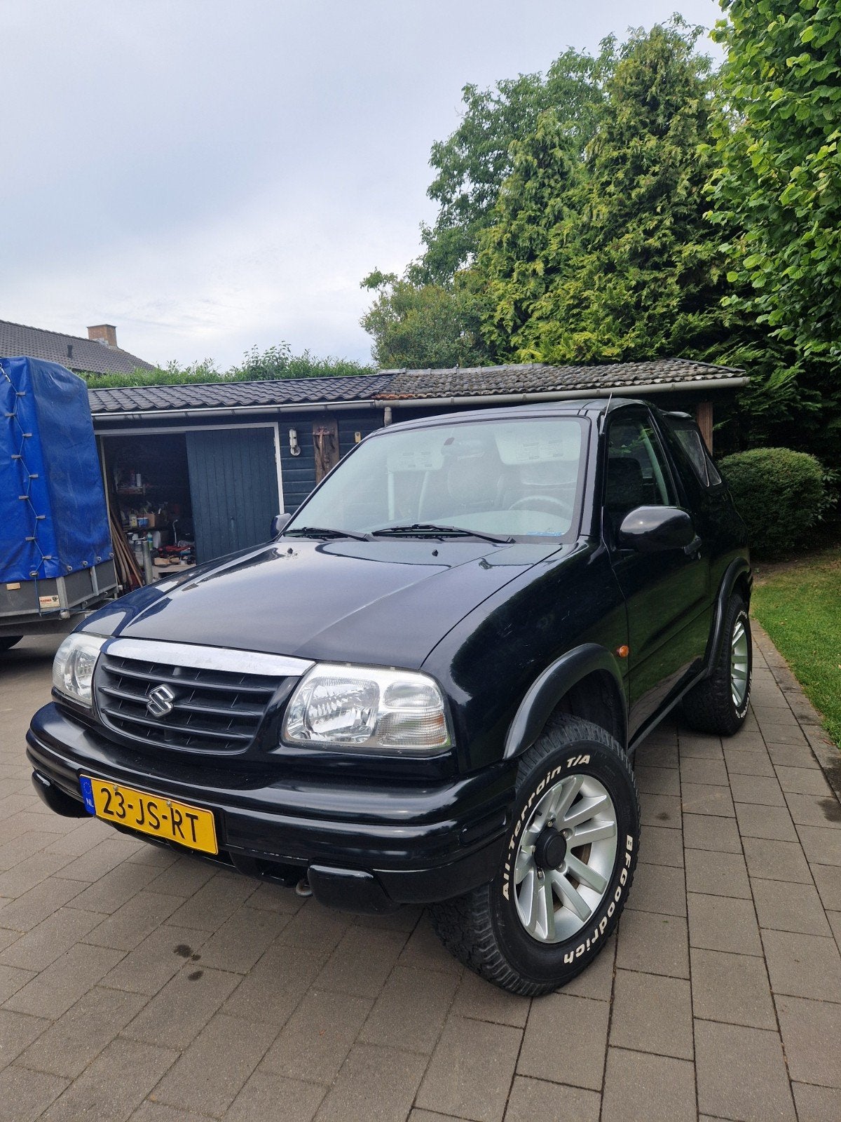 Suzuki Grand Vitara 1.6 Cabrio 2002 Zwart all terrain, 13 km/l, Stof, 4 cilinders, Zwart