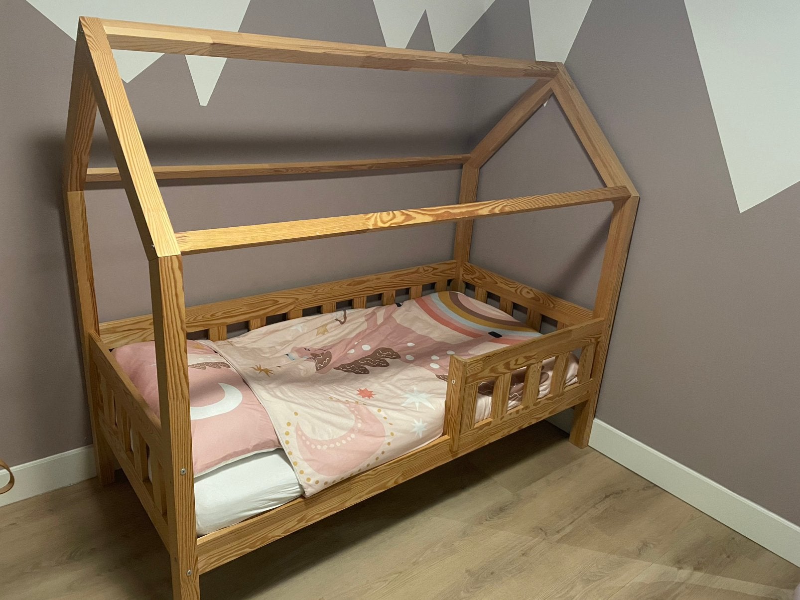 Kinderbed bedhuisje Petit Puk - Pippa, Kinderen en Baby's, Ophalen, 70 tot 85 cm, Zo goed als nieuw, Matras