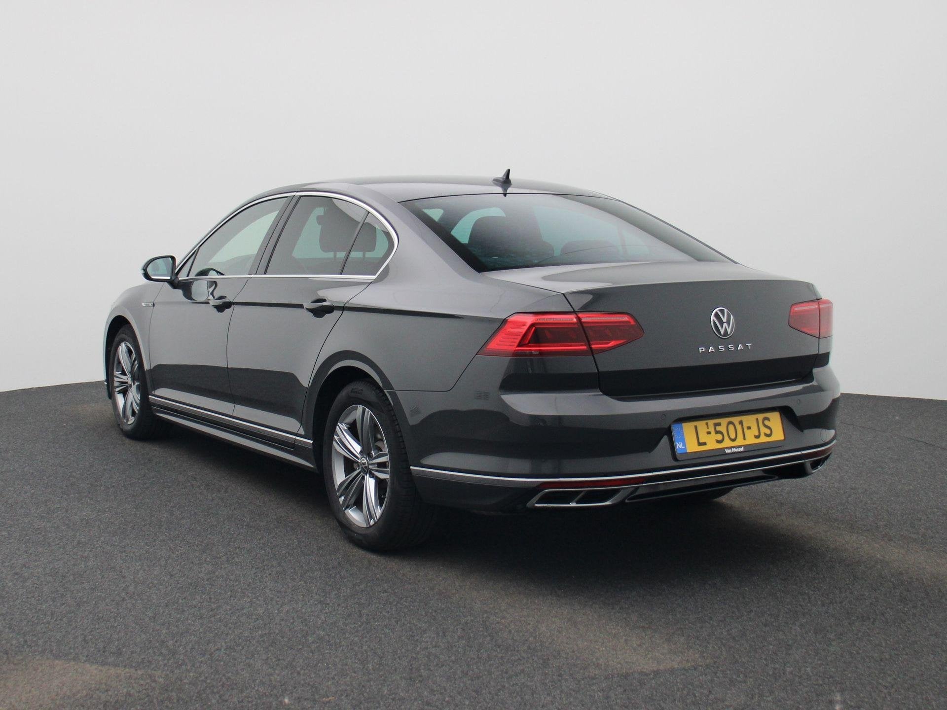 Volkswagen Passat 1.5 TSI R-Line Business + AUTOMAAT | NAVIG, Auto's, 12 maanden, 4 cilinders, Origineel Nederlands, Bedrijf