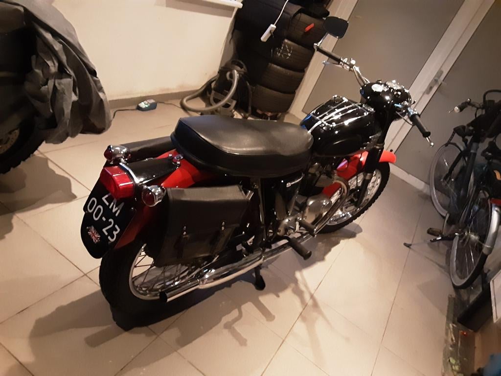 Triumph 3ta, Motoren, 2 cilinders, 350 cc, 12 t/m 35 kW