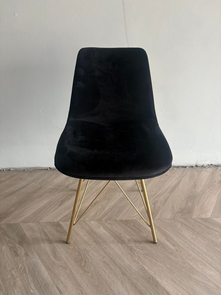 Velvet kuipstoel zwart - goud frame, Huis en Inrichting, Stoelen, Ophalen, Gebruikt, Zwart, Vier