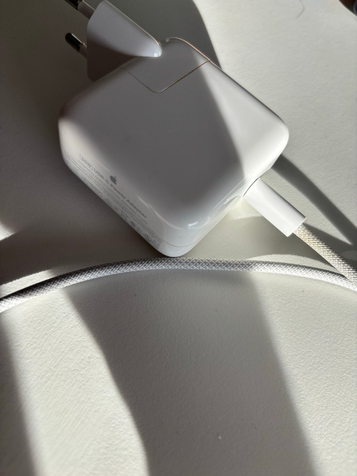 Foto 4 van Apple 30W USB-C Power Adapter met MagSafe 3 kabel