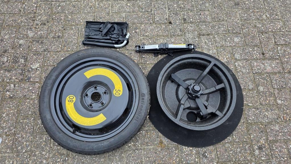 Originele Audi thuiskomer met krik en gereedschapset, Auto diversen, Ophalen, Nieuw
