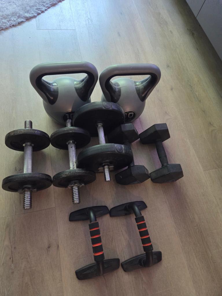 Dumbels en een Halter stang In goede staat, Ophalen, Zo goed als nieuw, Halterset