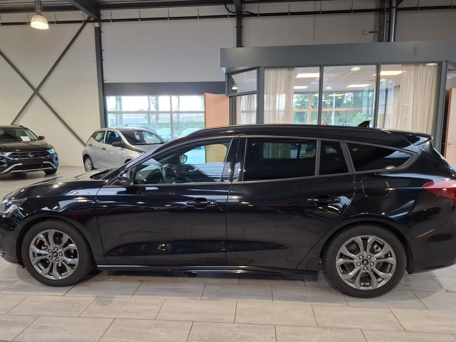 Ford FOCUS Wagon EcoBoost Hybrid 155 pk ST-Line | Winterpack, Auto's, Ford, 12 maanden, Stof, Gebruikt, Zwart
