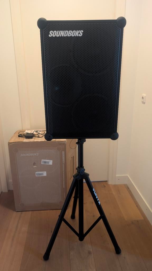 Soundboks gen 4, nieuwstaat incl statief, Zo goed als nieuw, 120 watt of meer, Center speaker, Ophalen