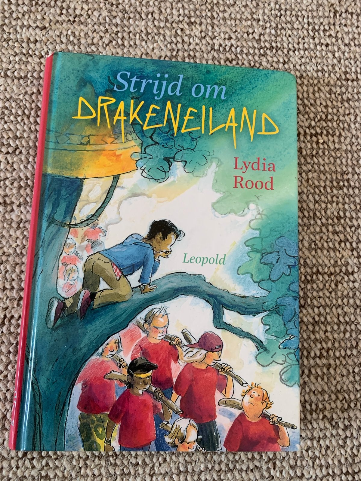 Strijd om Drakeneiland - Lydia Rood (Kinderboek), Ophalen, Zo goed als nieuw, Fictie