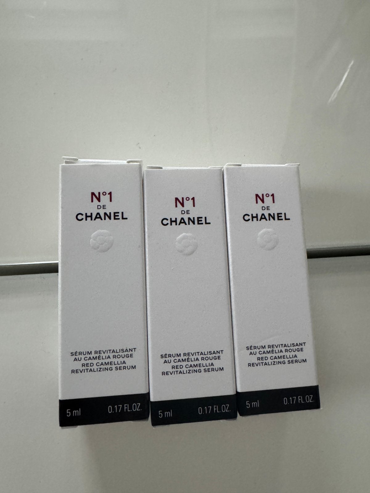 Chanel No. 1 de Chanel  Serum 3stuks & Le Lift Crème Yeux, Sieraden, Tassen en Uiterlijk, Uiterlijk | Gezichtsverzorging, Ophalen