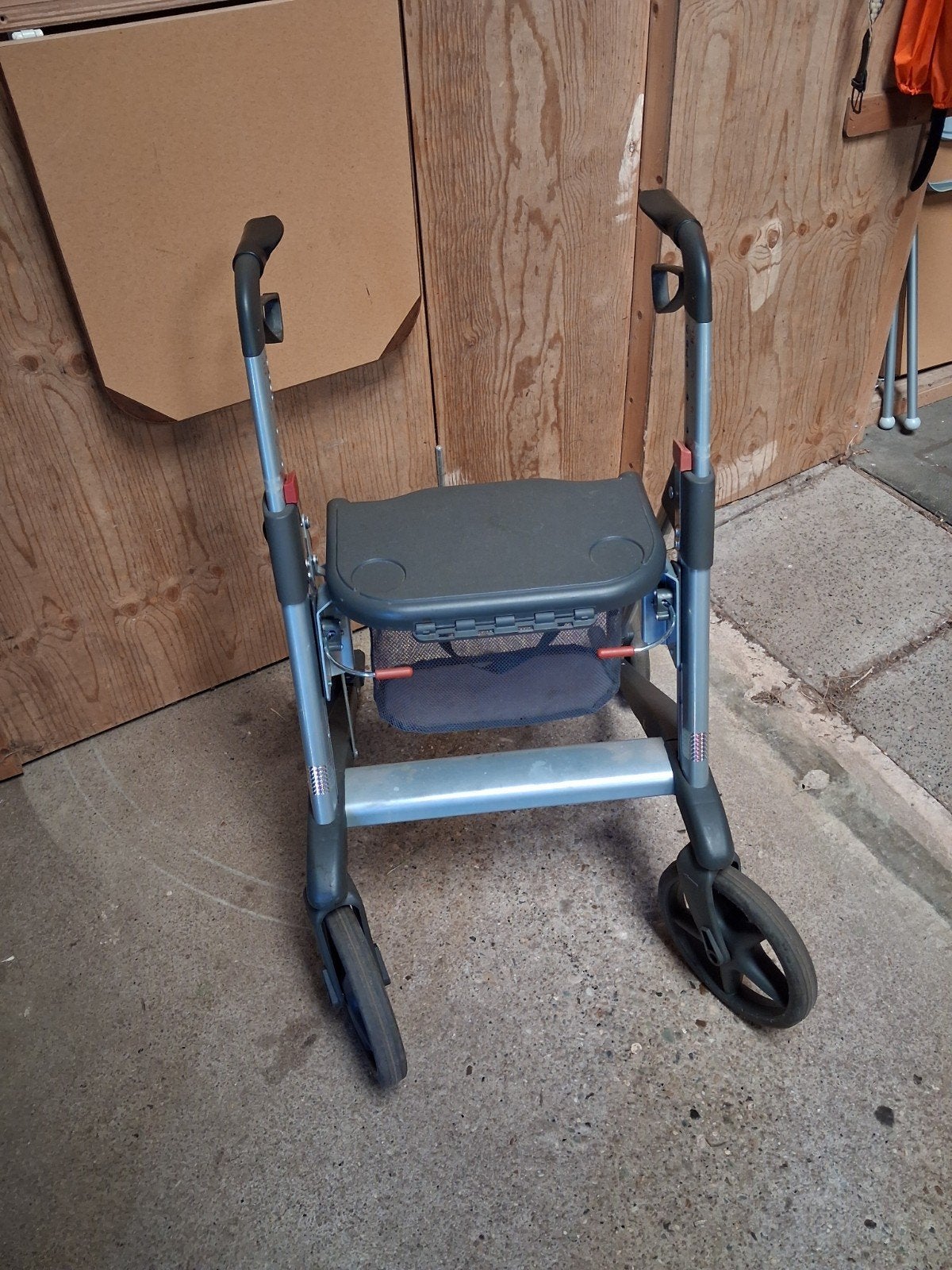Rollator, Ophalen