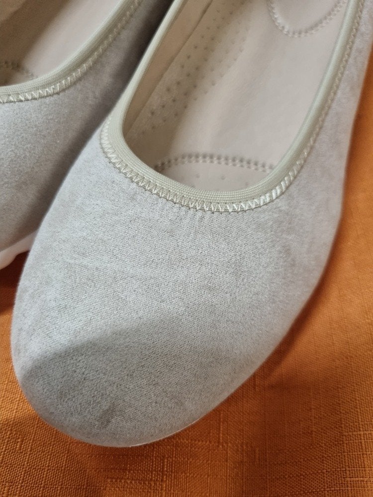 dames schoenen taupe sleehak maat 42, Kleding | Dames, Schoenen, Ophalen of Verzenden, 'T Olde Gre-j, Info@toldegrej.nl, Endepoelstraat 20f Didam