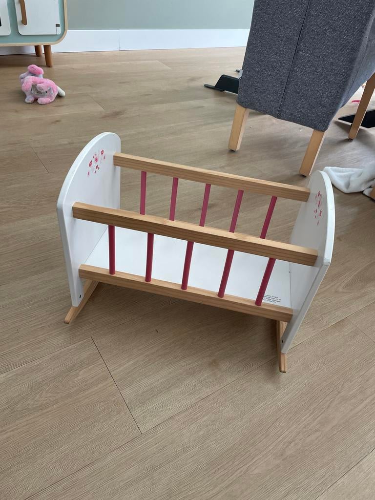Poppenbedje in mooie staat, Ophalen, Zo goed als nieuw, Overige typen