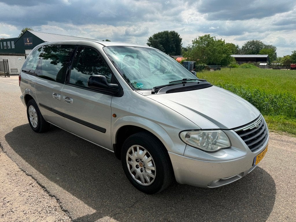 Chrysler Voyager 3.3i V6 SE Luxe 7-Persoons Nieuwe Apk, Auto's, Chrysler, 3301 cc, Gebruikt, 120 €/maand, Origineel Nederlands