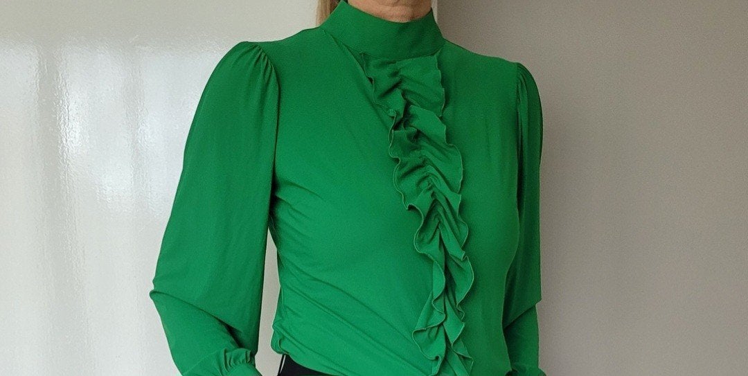 Studio Anneloes Suraya ruffle blouse M Appelgroen Travelstof, Maat 38/40 (M), Studio Anneloes, Verzenden, Zo goed als nieuw