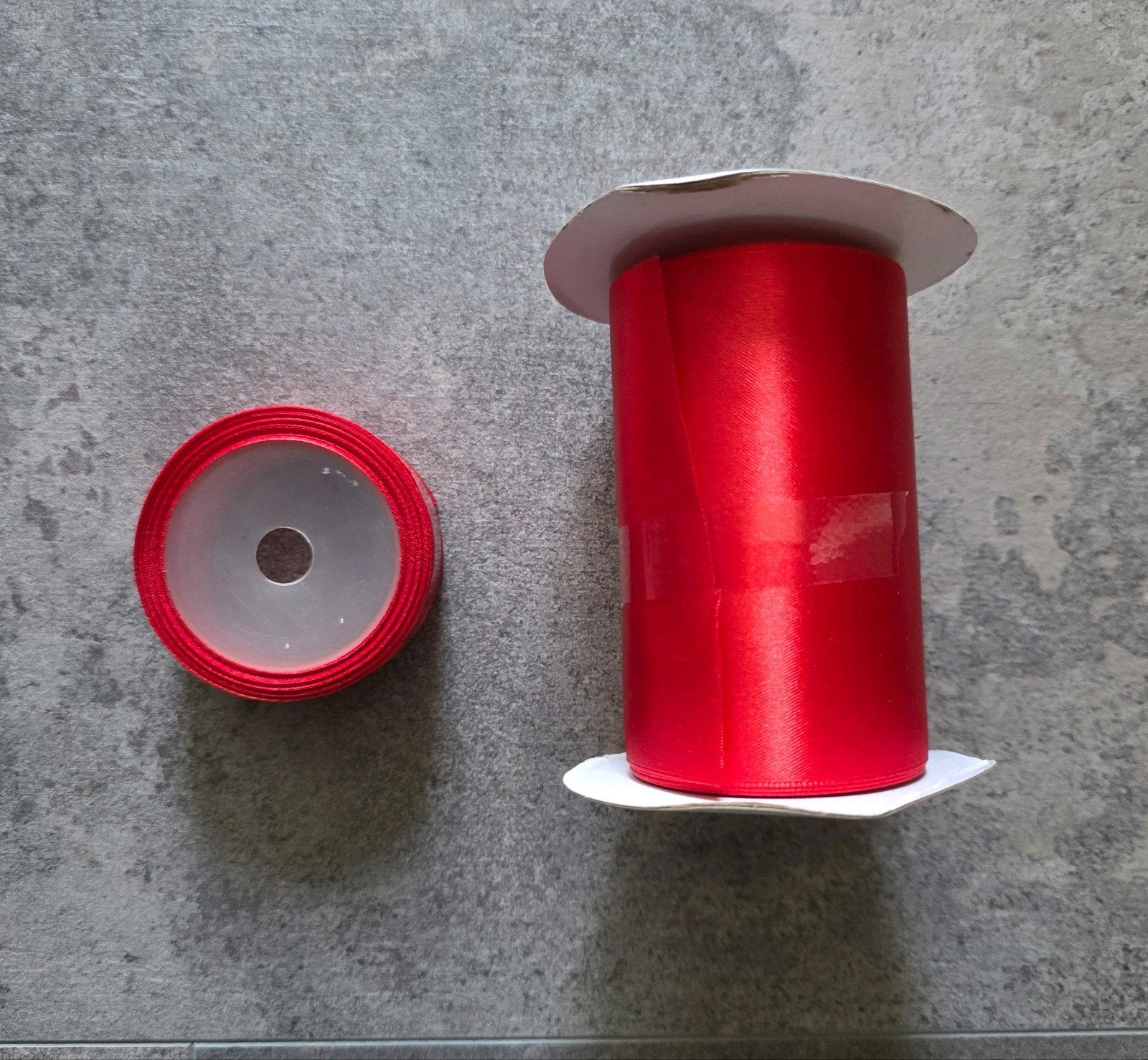 Satijn lint linten rood 10 & 2,5 cm, Ophalen of Verzenden, Zo goed als nieuw