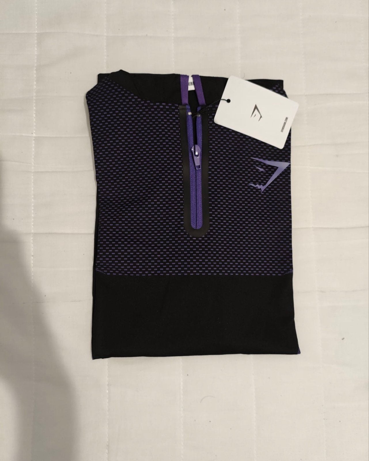 Gymshark T-shirt Maat M met capuchon - Nieuw, Ophalen of Verzenden, Nieuw, Zwart, Fitness