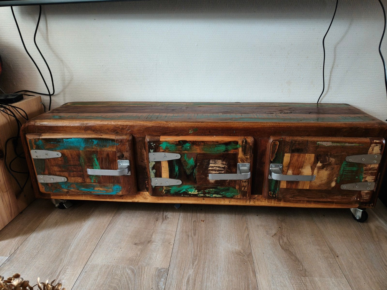 TV-meubel van gerecycled hout, Industrieel, Bohemian, Gerecycled, 100 tot 150 cm, Zo goed als nieuw, Minder dan 100 cm