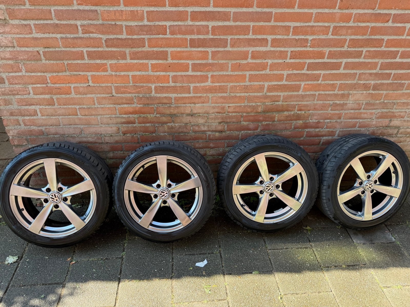 Sport 17 inch velgen + band Volkswagen (Audi Skoda Seat VAG), Ophalen, Gebruikt, Banden en Velgen, 17 inch