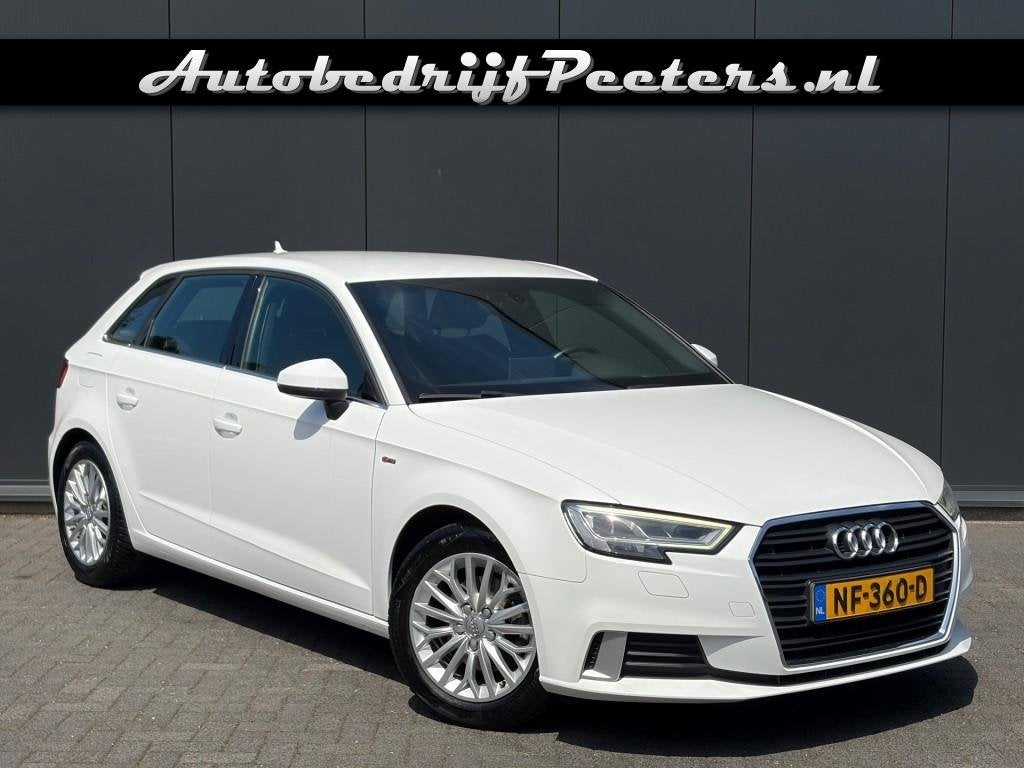 Audi A3 SB 1.0 TFSI S-Line interieur LED Navi Cruise PDC NL-, Auto's, Audi, Voorwielaandrijving, Gebruikt, Euro 6, Xenon verlichting