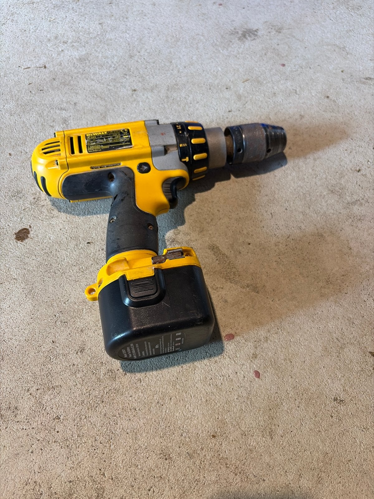 DeWalt Boormachine met lader en lamp (accu's leeg), Ophalen, Gebruikt, Variabele snelheid, Boor- en Schroefmachine