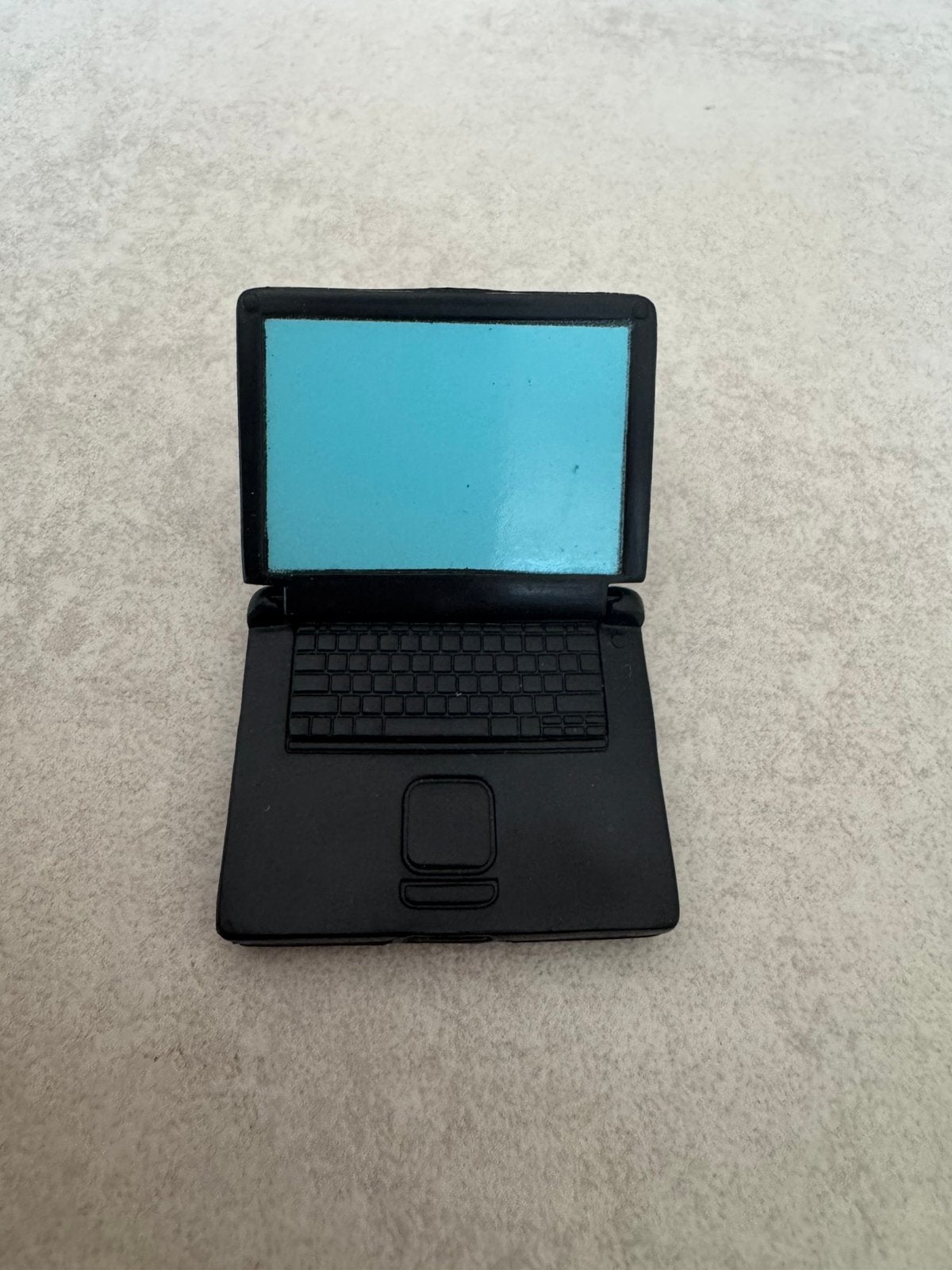 Barbie mini laptop geen mattel, Verzamelen, Poppen, Ophalen of Verzenden, Gebruikt, Accessoires