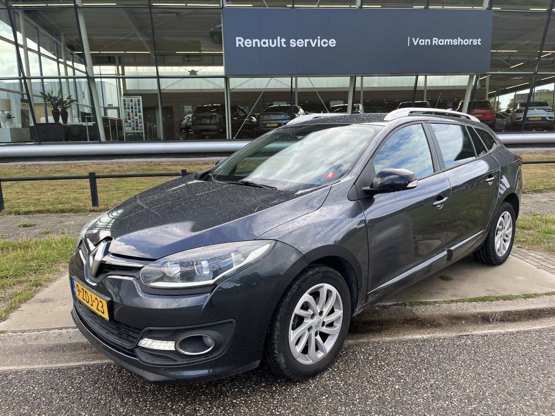 Renault Mégane Estate 1.5 dCi Limited / Trekhaak / Parkeerh, Auto's, Voorwielaandrijving, Stof, Gebruikt, Zwart