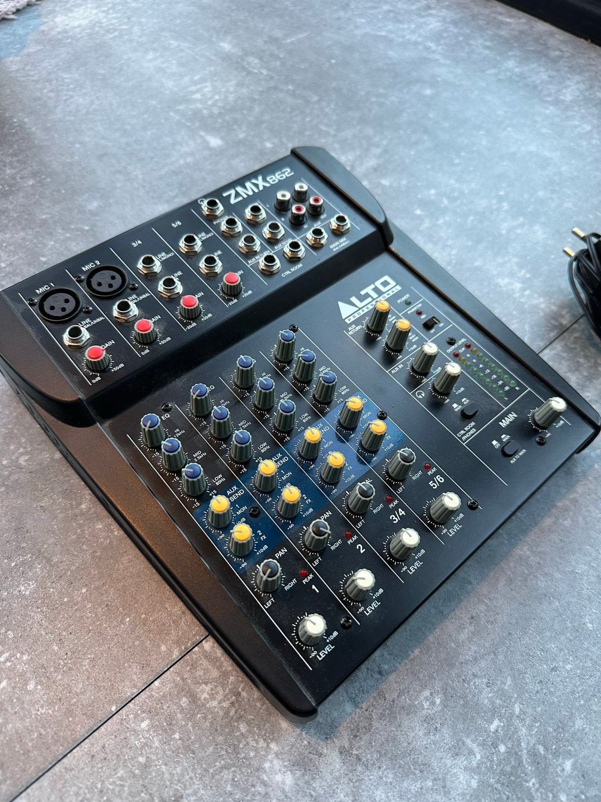 Alto Professional ZMX862 Compact 6-kanaals Mixer, Ophalen of Verzenden, Zo goed als nieuw, 5 tot 10 kanalen, Microfooningang