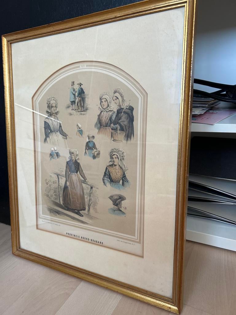 Brabantse Klederdrachten - Kleurenlitho Desguerrois, 1800 - 1899, Ophalen of Verzenden, Lithografie, Ingelijst