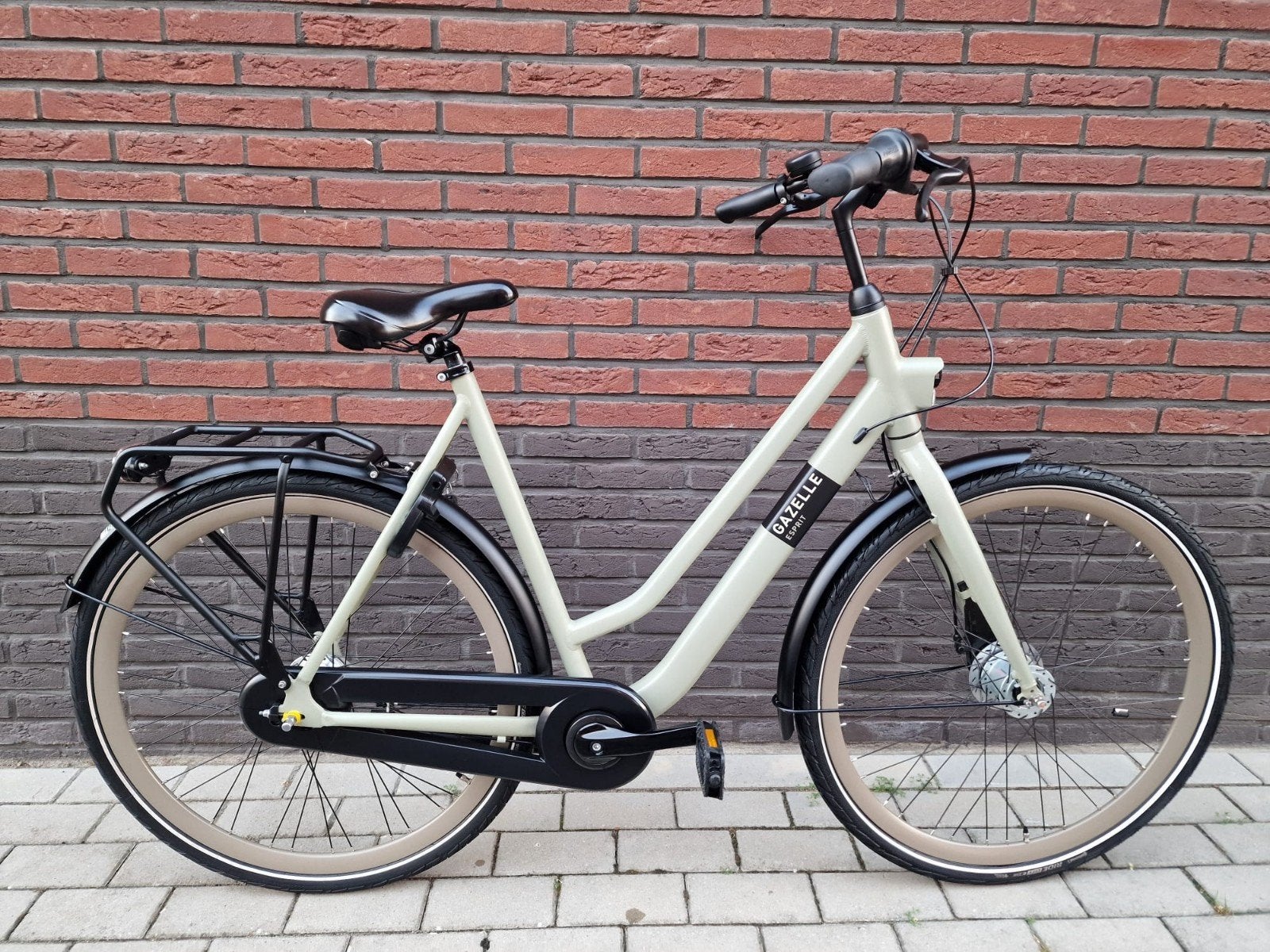in Nieuwstaat Gazelle Esprit damesfiets H59
- 28 inch
- 7 ve, 56 cm of meer, Ophalen, Zo goed als nieuw, Gazelle