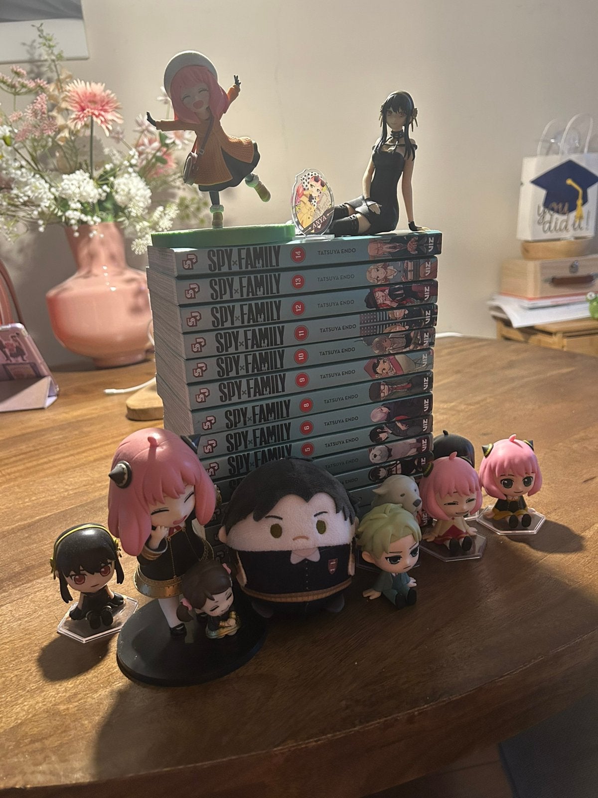 Spy x family manga en figures lot, Ophalen of Verzenden, Zo goed als nieuw, Minder dan 50 cm, Minder dan 5 flessen