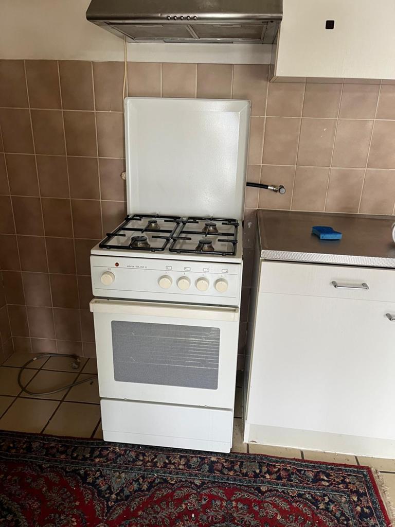 Fornhuis met Oven, Ophalen, 4 kookzones, Zo goed als nieuw, Gas