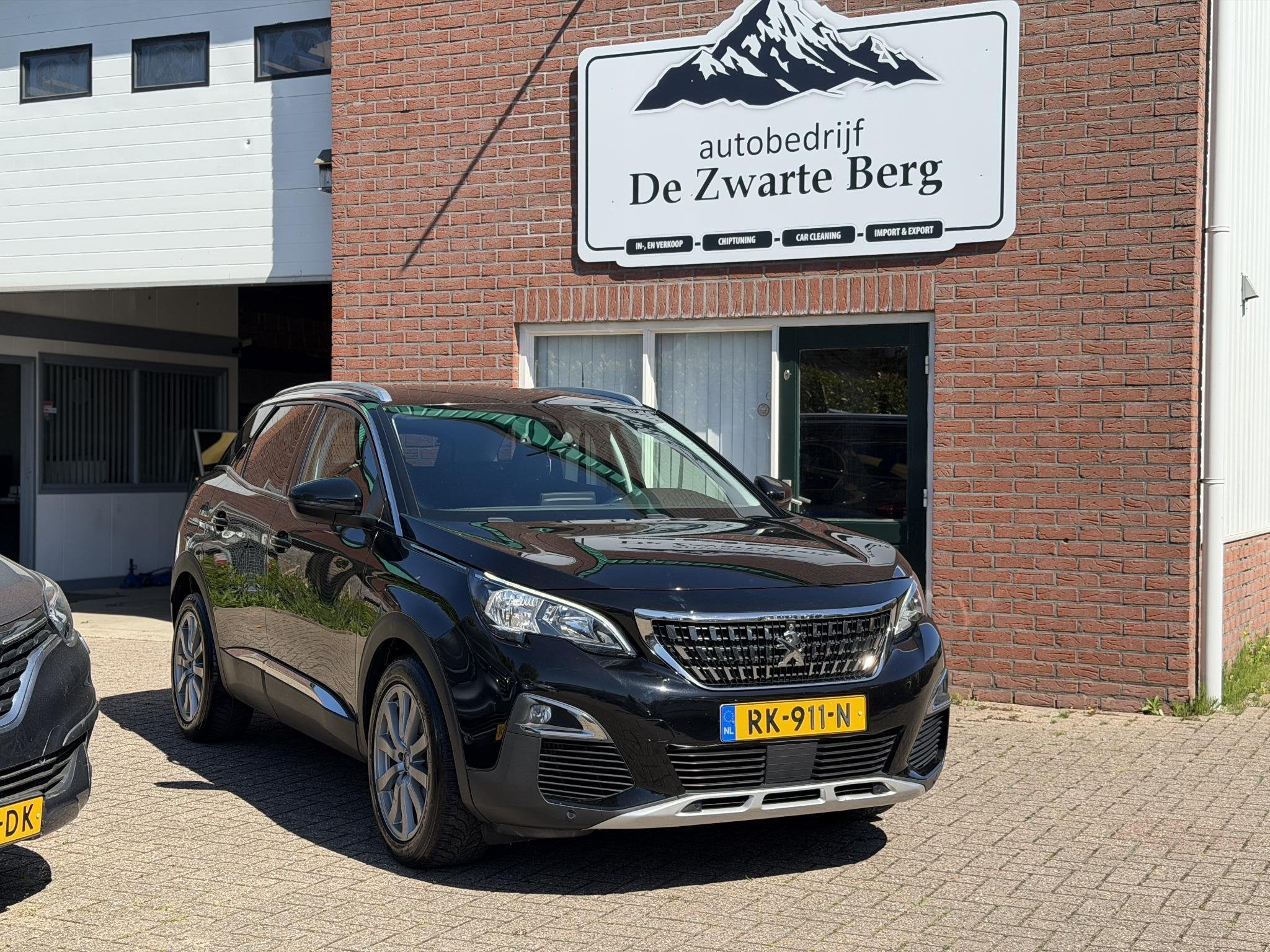 Peugeot 3008 1.6 e-THP Blue Lease Premium, Euro 6, 4 cilinders, Leder en Stof, Zwart