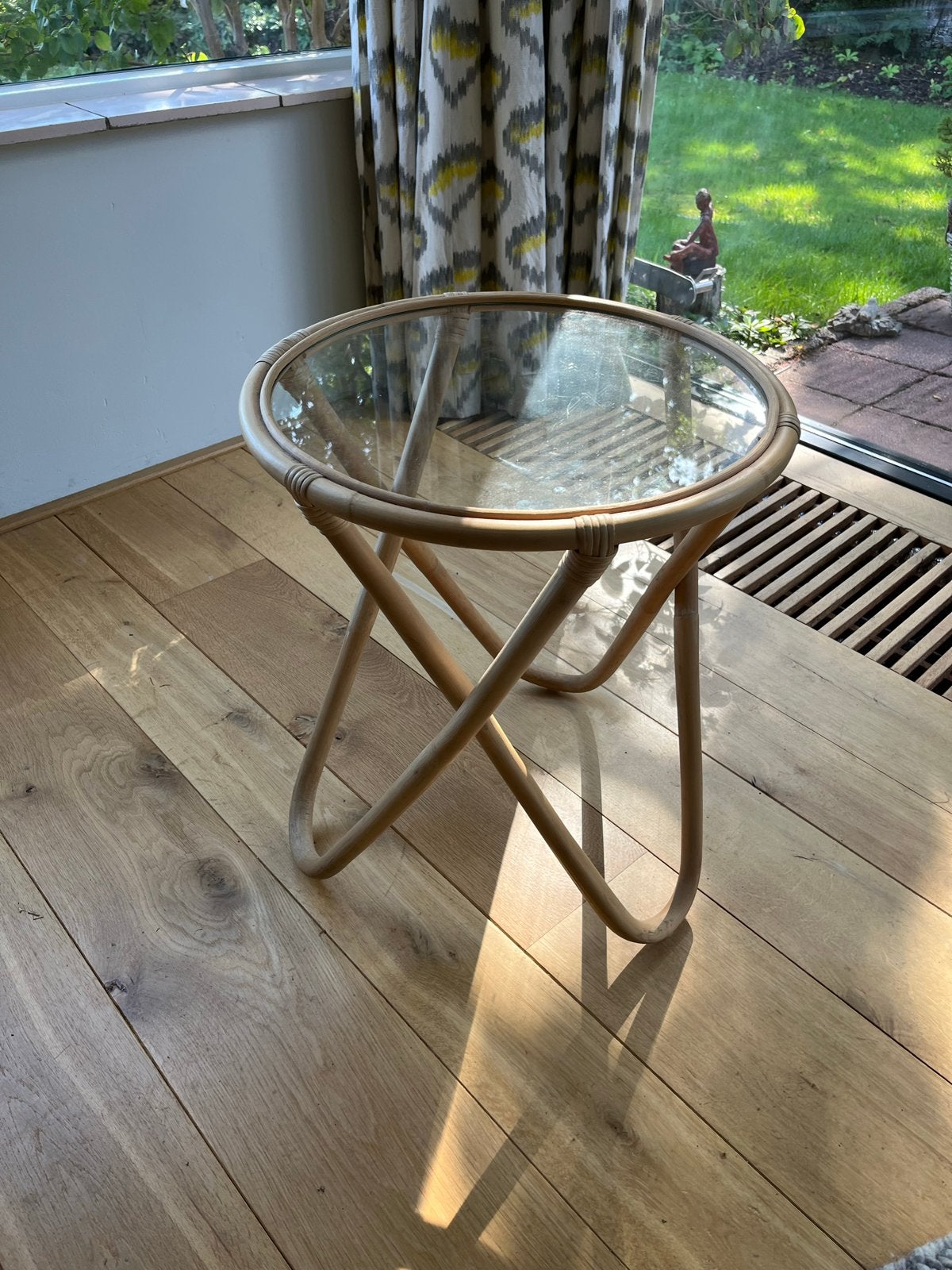ByBoo rotan bijzettafel met glazen blad, Minder dan 55 cm, Gebruikt, Rond, Glas