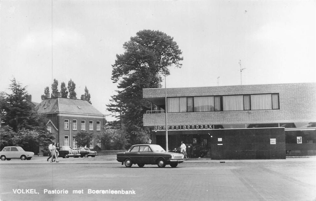 703-447-031 Volkel Pastorie met Boerenleenbank, Verzamelen, Ansichtkaarten | Nederland, Verzenden, Voor 1920, Noord-Brabant