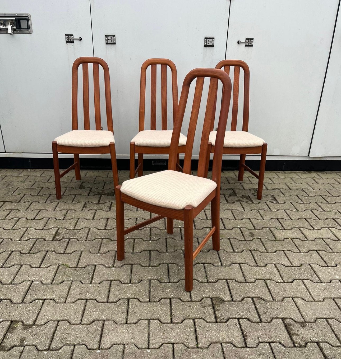 4 vintage teak eetkamerstoelen jaren 70 deens design, Ophalen, Zo goed als nieuw, Bruin