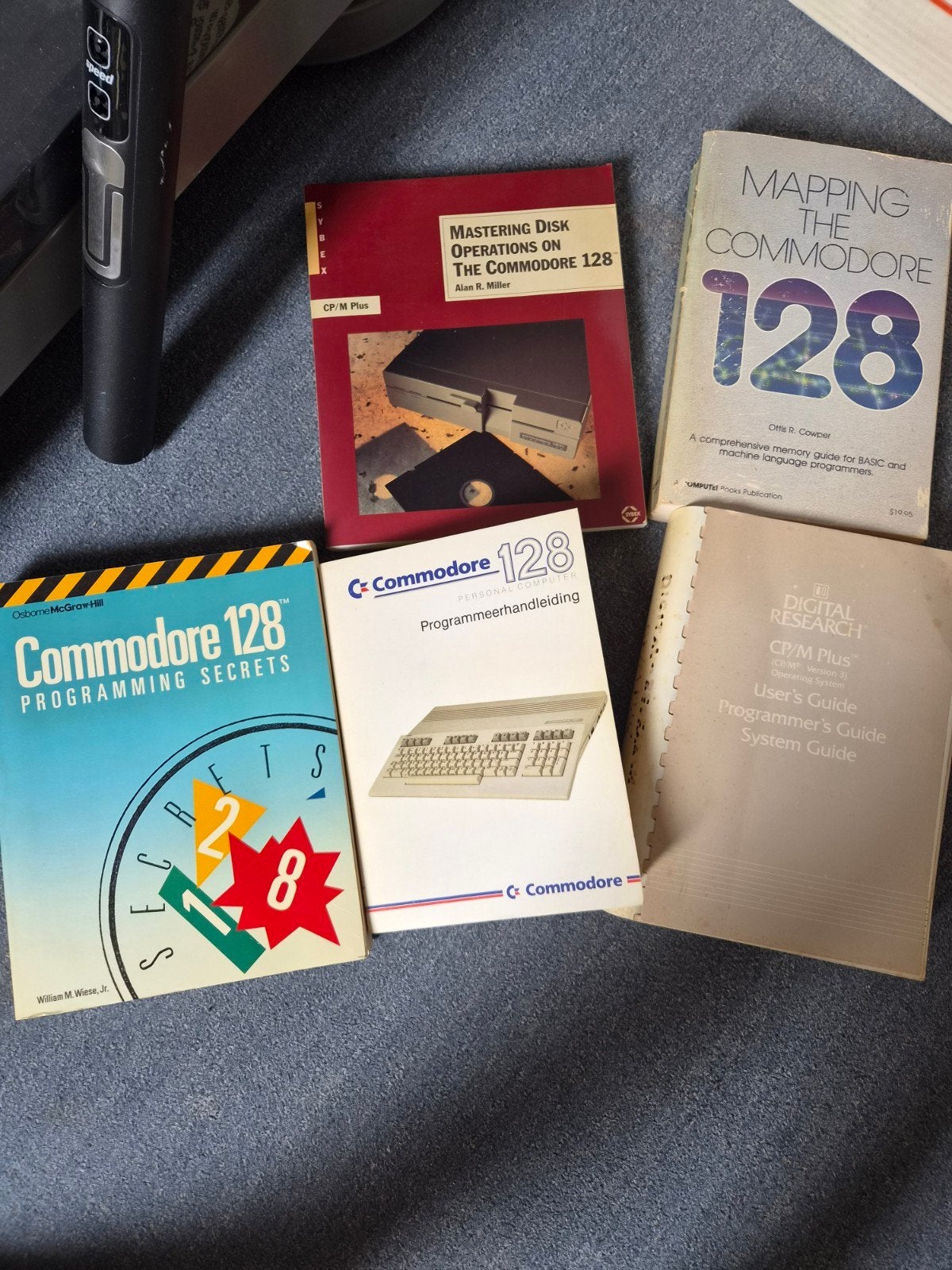 Commodore en Amiga Boekjes - Programmeerhandleidingen, Ophalen of Verzenden, Gelezen, Programmeertaal of Theorie, Diverse auteurs