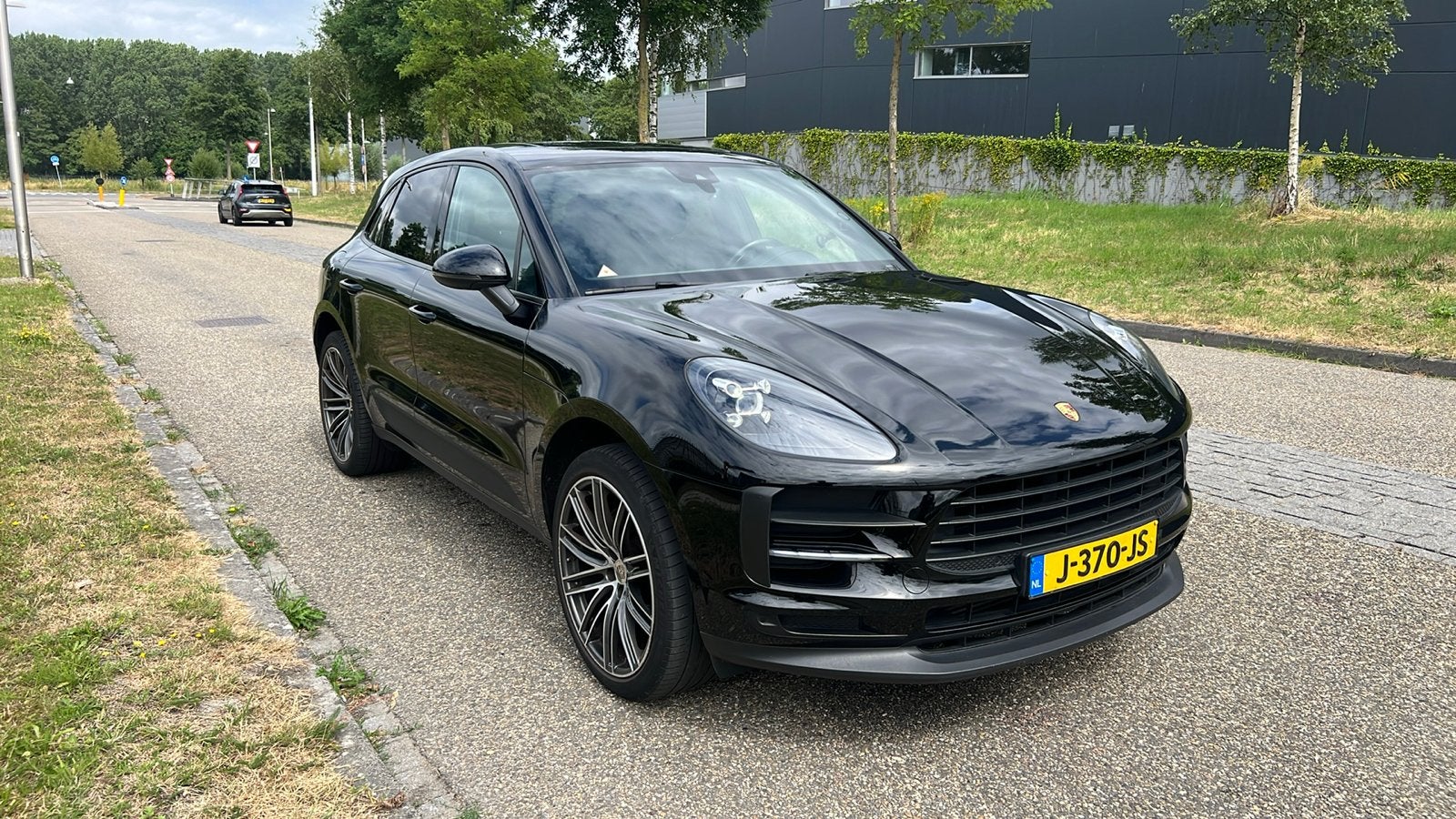 Porsche Macan 2.0 245pk 2019 Zwart, Auto's, Automaat, Zwart, Alcantara, Zwart
