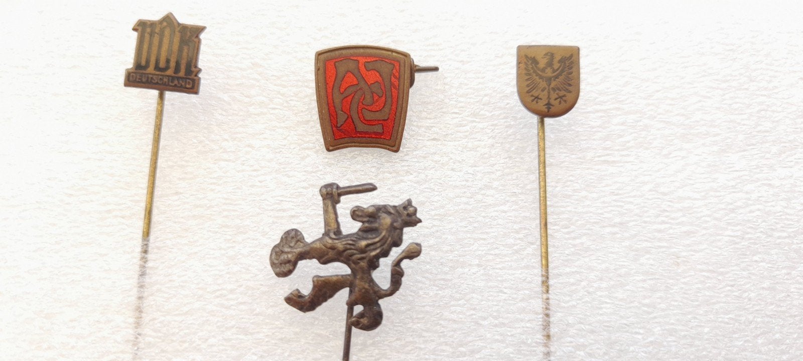 Speldjes militaire 4 stuks., Verzamelen, Ophalen of Verzenden, Gebruikt, Overige onderwerpen
