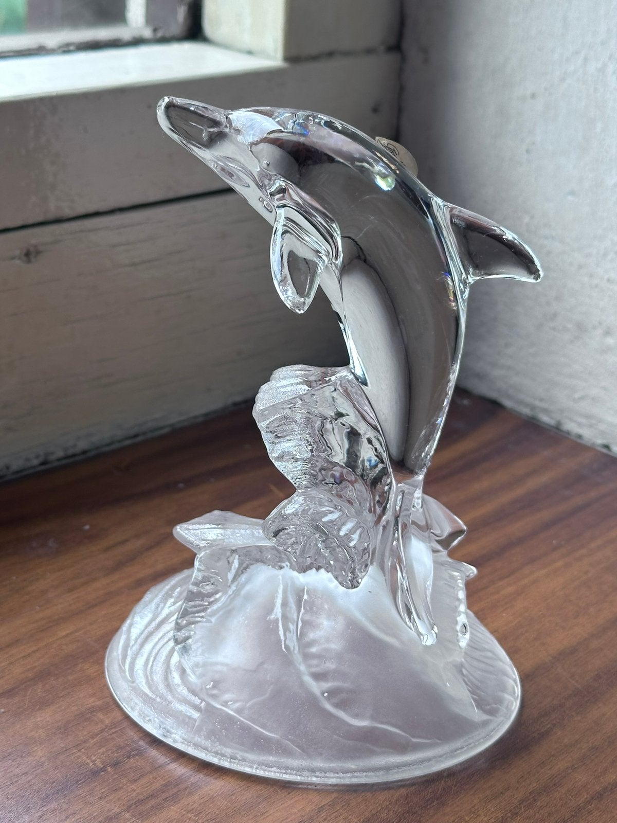 Kristallen dolfijn van Cristal d’Arques; Frankrijk, Ophalen