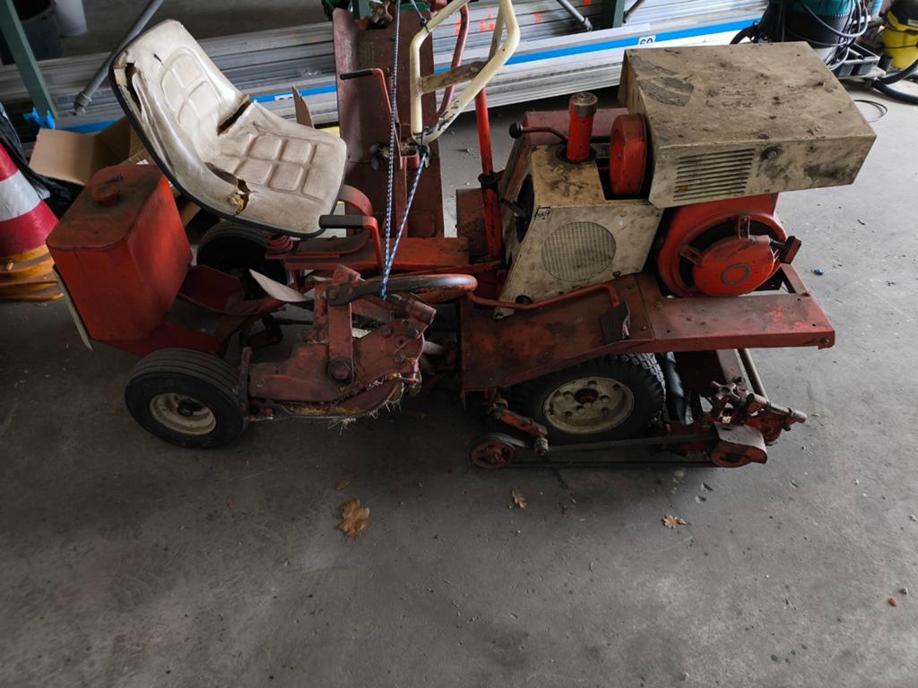 Oude zitmaaier - opknapper of voor onderdelen, Tuin en Terras, Ophalen, Gebruikt, Onbekend, Benzine-grasmaaier