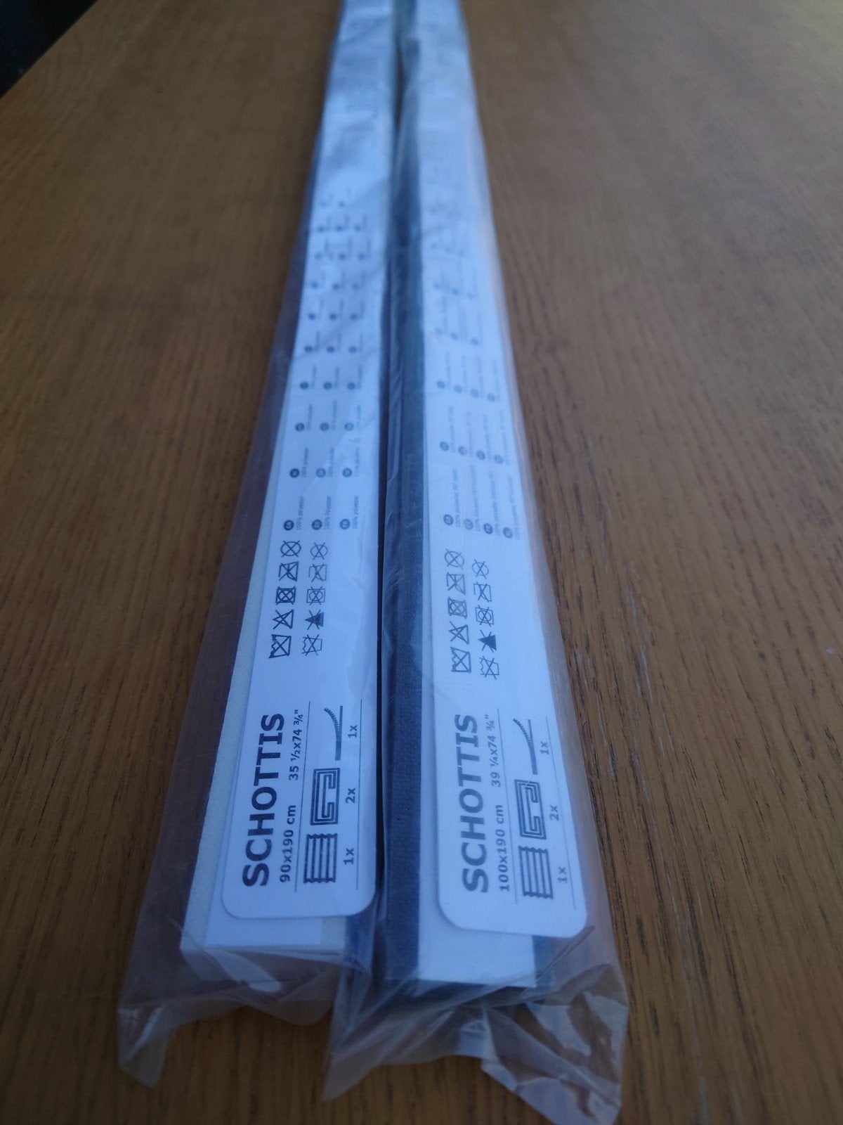 IKEA Schottis gordijn verduisterend wit en zwart, Ophalen, 90 cm, 190 cm, Nieuw