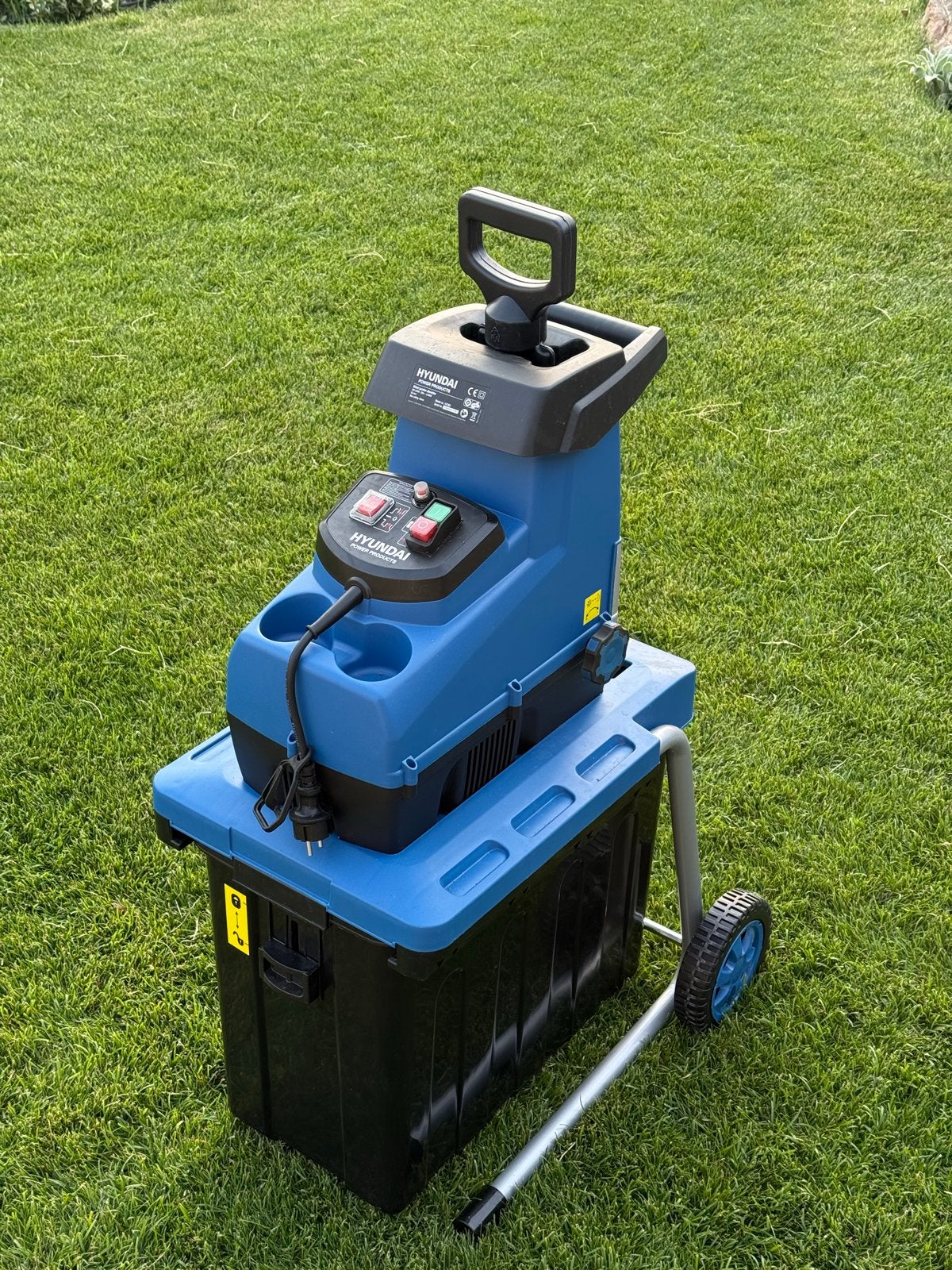 Hyundai 57389 Hakselaar - Zo goed als nieuw, Tuin en Terras, Hakselaars, Ophalen, Zo goed als nieuw, Elektrisch, Met opvangbak