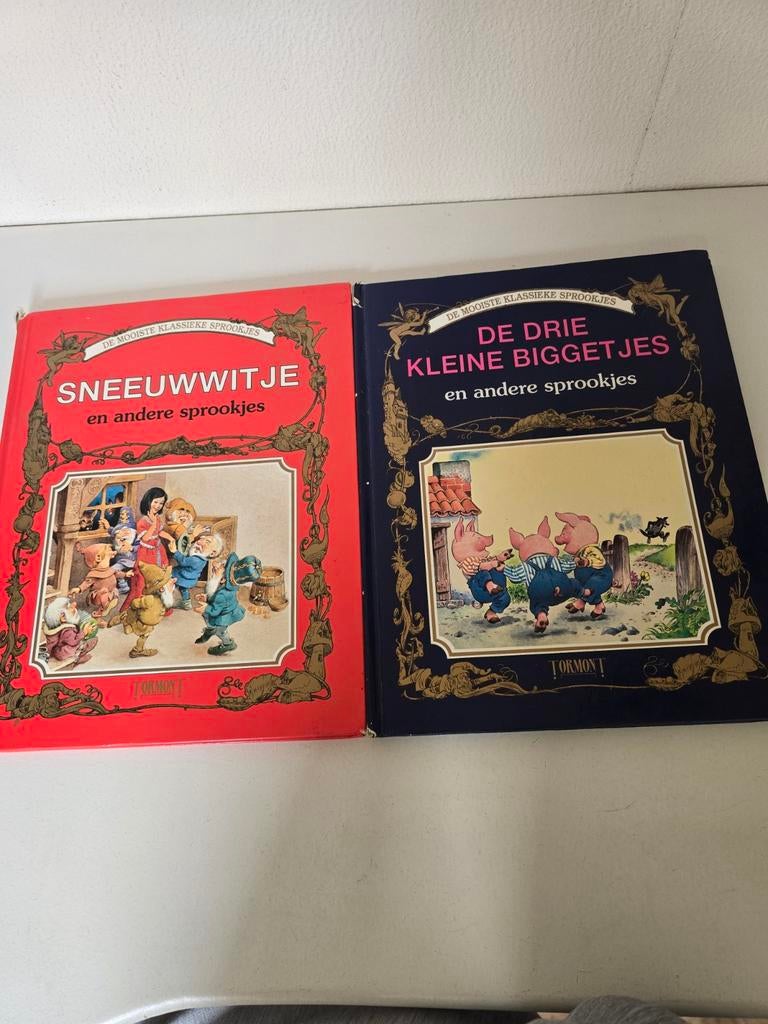 Sneeuwwitje en De Drie Kleine Biggetjes sprookjesboeken, Ophalen of Verzenden, Gelezen