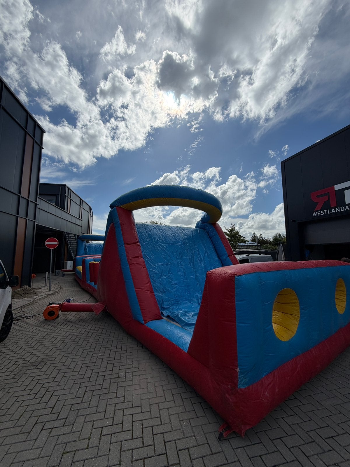 TE KOOP - stormbaan 24 meter, Hobby en Vrije tijd, Feestartikelen | Verhuur, Ophalen, Gebruikt, Overige