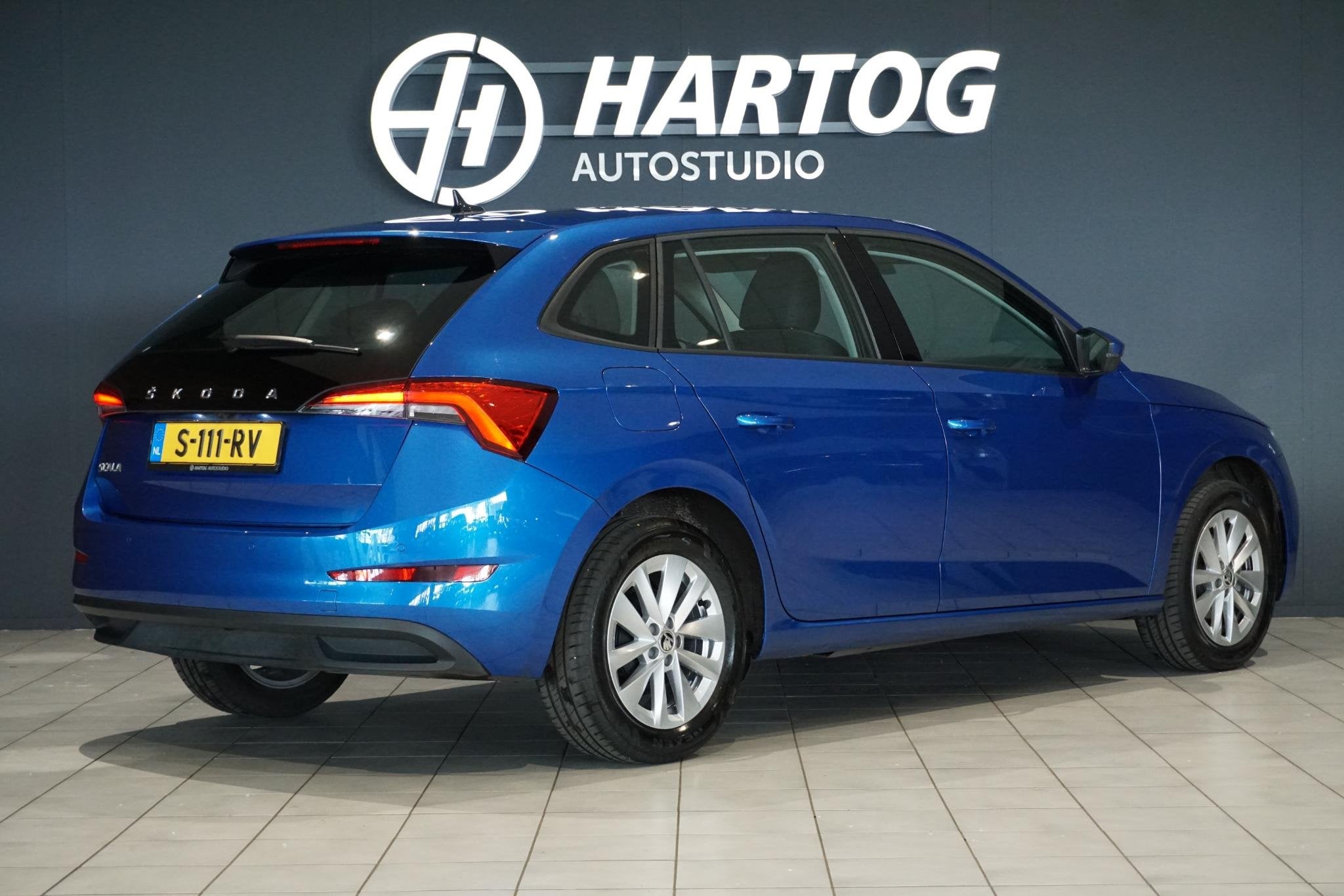 Skoda Scala 1.0 TSI Business Edition + TREKHAAK / STOELVERWA, Auto's, Scala, Gebruikt, Blauw, Automatische klimaatregeling